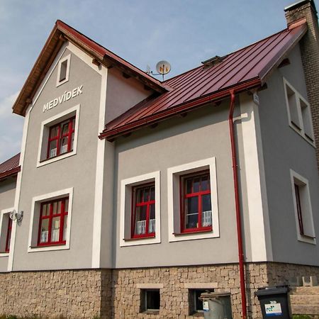 Penzion Medvidek Танвалд Екстер'єр фото